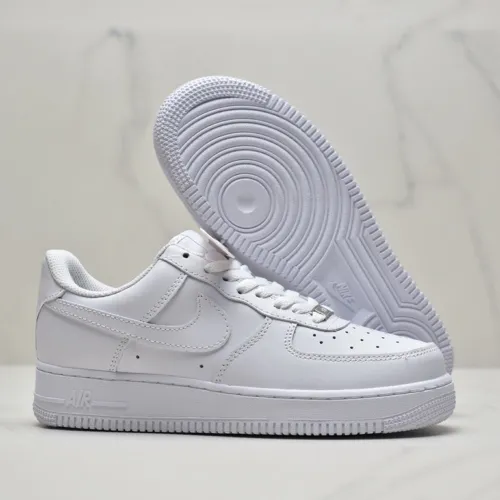 Nike Air Force 1 '07 Triple White