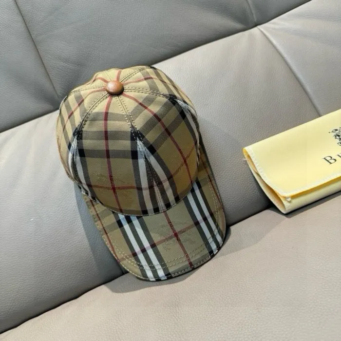 Burberry — Hats