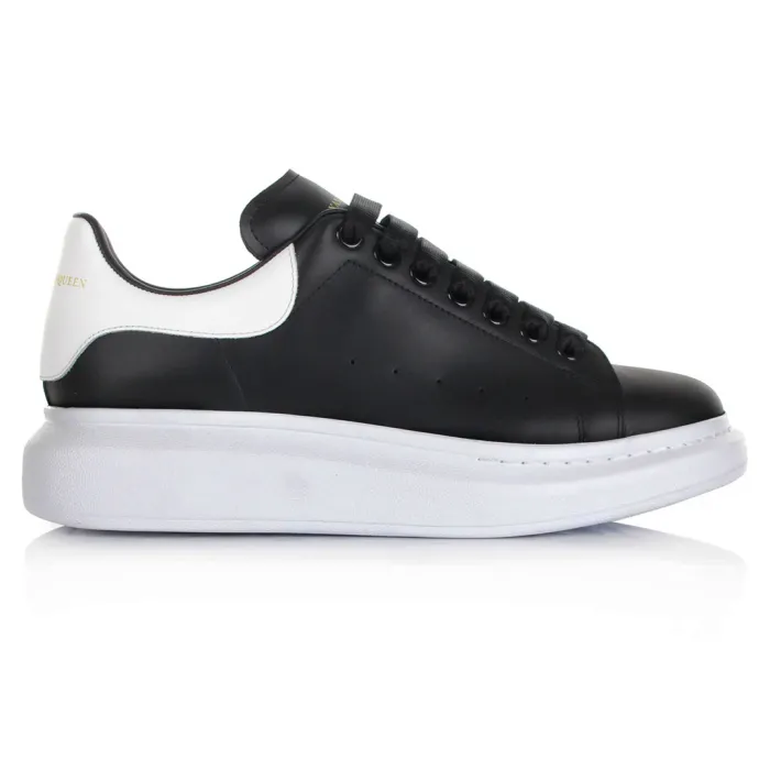 McQueen Oversized Black / White