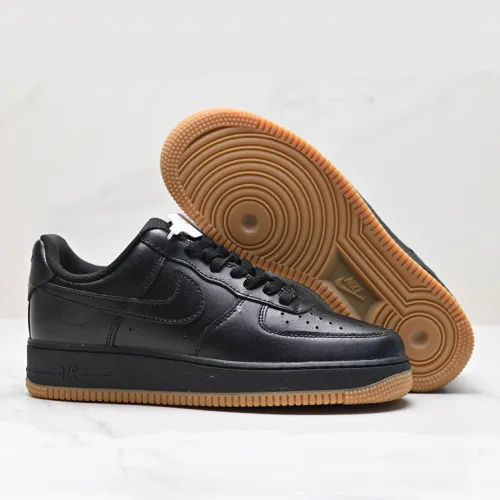 Nike Air Force 1 Black / Gum
