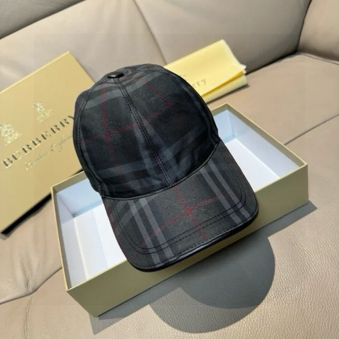 Burberry — Hats