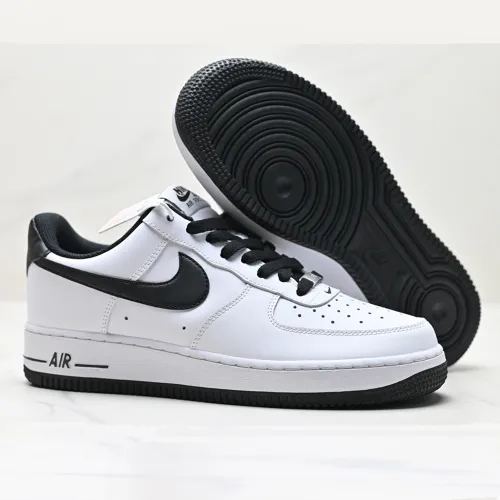 Nike Air Force 1 '07 White / Black