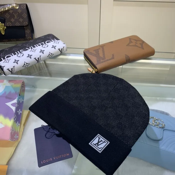Louis Vuitton — Hats