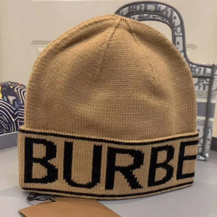 Burberry — Hats